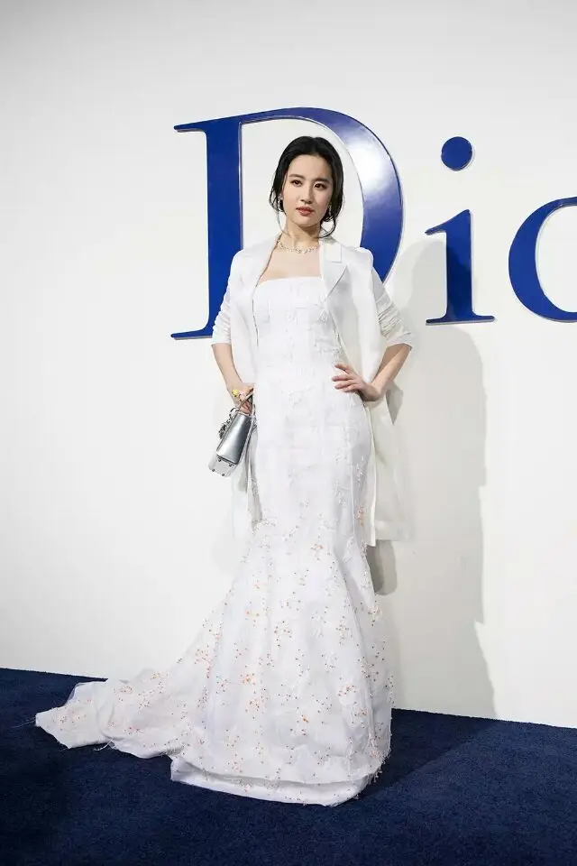 Dior迪奥2016春夏北京大秀红毯  《刘亦菲》[2015.12.19]