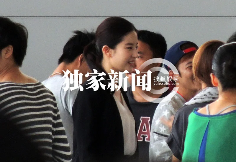 上海浦东机场拍摄第三种爱情(2014.09.06)