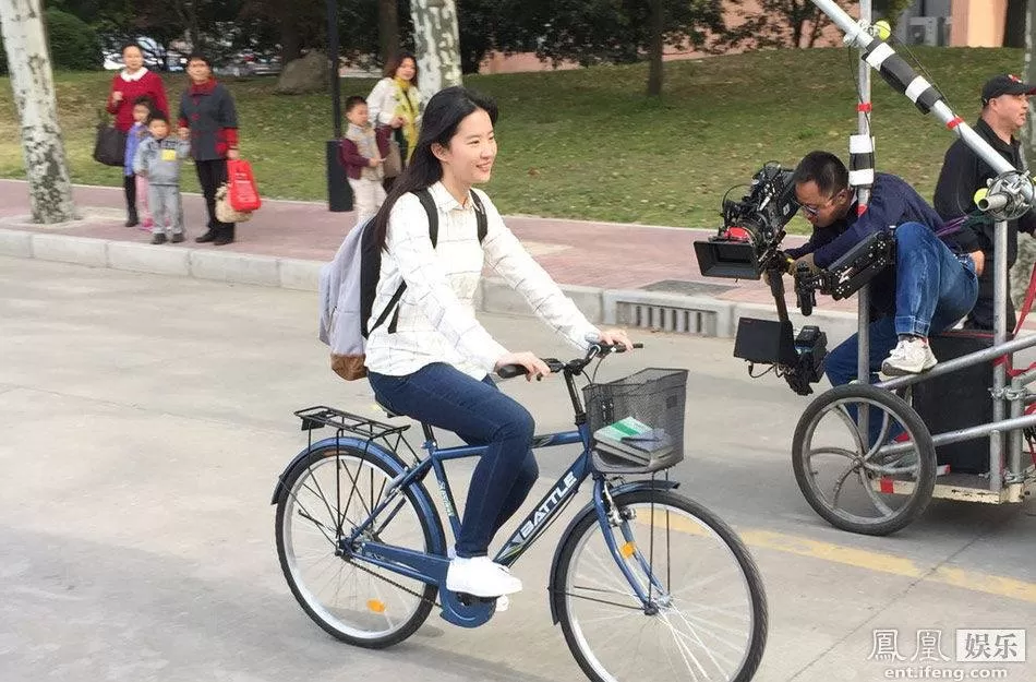 致青春：媒体报道，影迷探班，拍摄花絮图集汇总