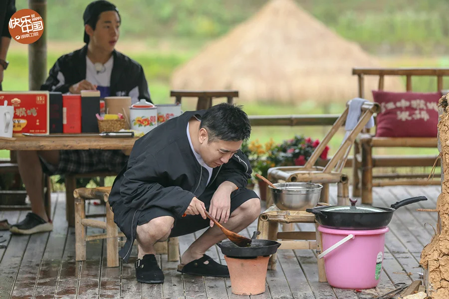 向往的生活：黄渤与刘亦菲为同届同学