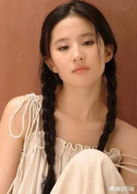 刘亦菲真的很漂亮吗，为什么我不这么认为，大多数人认为她的美是气质还是颜值呢？